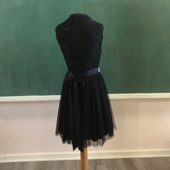 Short lace and tulle dress - small - NWT - Picture 3 of 4